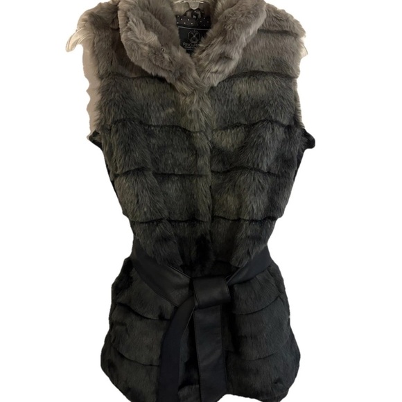 Rino & Pelle Size 36 Belted Faux Fur Gray to Black Gradient Ombre Vest - Picture 1 of 9